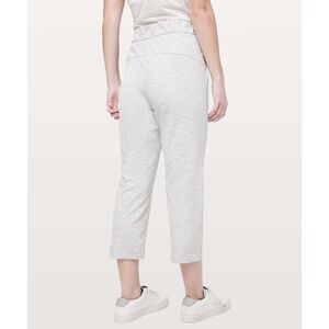 Lululemon On The Fly Crop *23" Wee Are From Space Nimbus Battleship Size 12